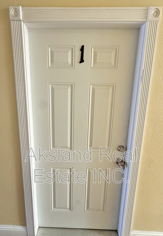 139 W Yosemite Ave