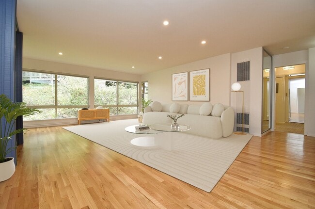 Photo - Spacious 2 BR/2 BA in Desirable Diamond He... Unit 205C