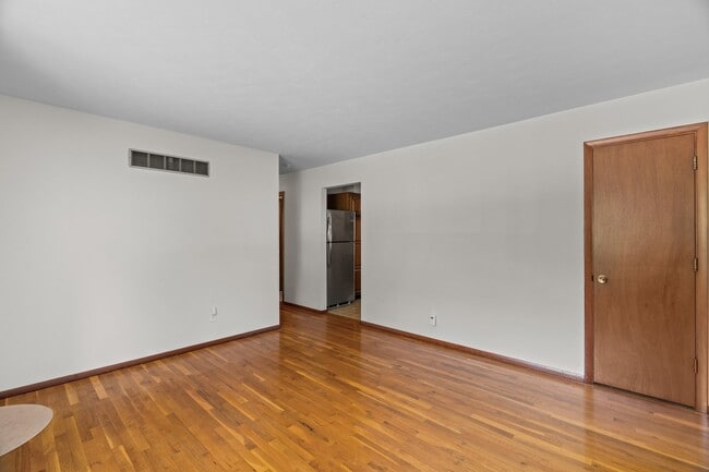 Photo - 6138 Emerald Ave