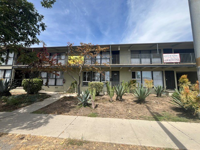 5415-5469 San Vicente Blvd.
