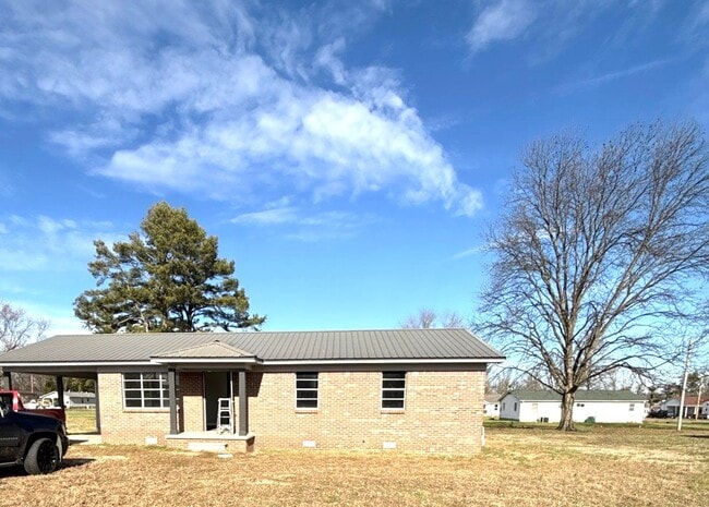 Building Photo - 102 Honeysuckle St