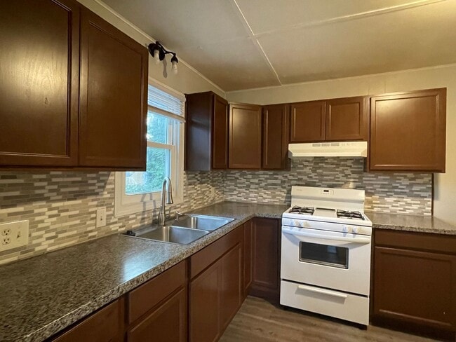 Photo - Cute, Clean & in Great Neighborhood!