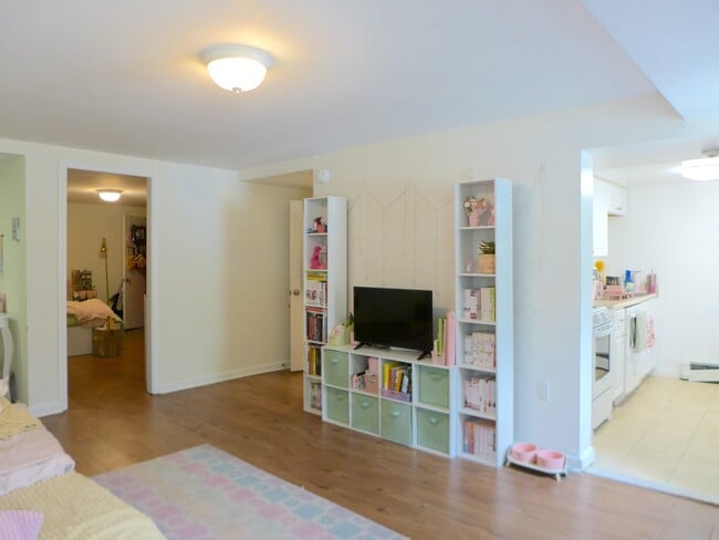 Photo - 70 Marshal St