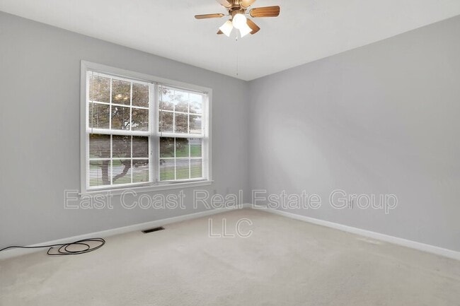 Photo - 184 Larkspur Ln