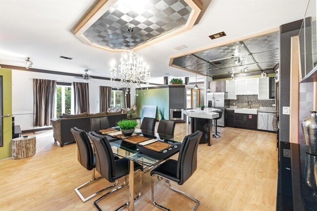 Photo - 1301 S 1st St