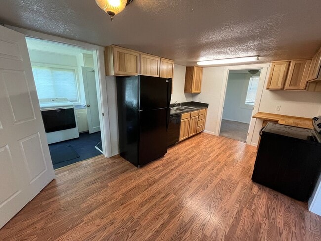 Photo - 2 Bed /1 Bath Home with Large Backyard and Great Location