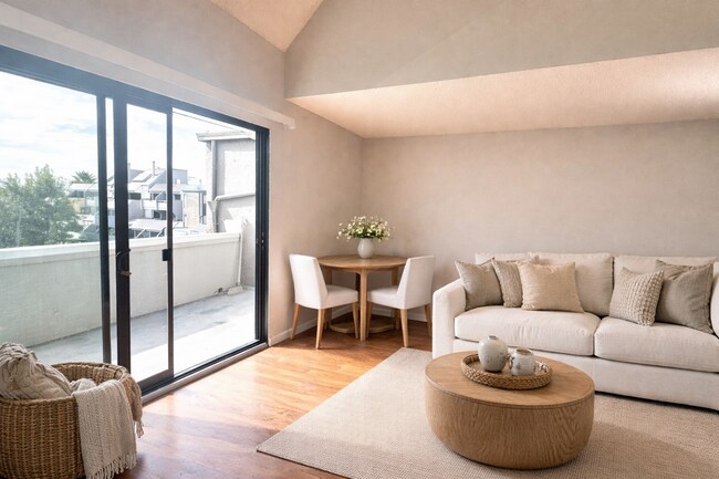 Photo - BEAUTIFUL TOP FLOOR  1 BED 1 BATH CONDO W/RESORT FACILITIES! +STORAGE Unit 336