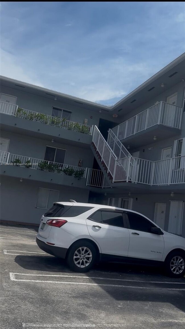 Photo - 1852 SW 7th St Unidad 109