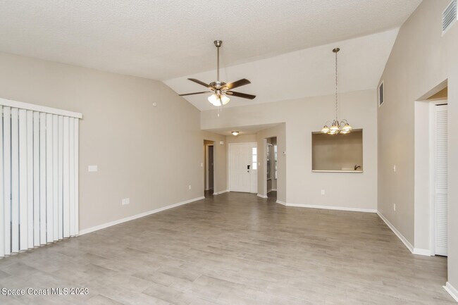 Photo - 865 Pine Wood Ave