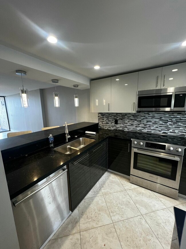 Photo - 17 Royal Palm Way Unit 5030