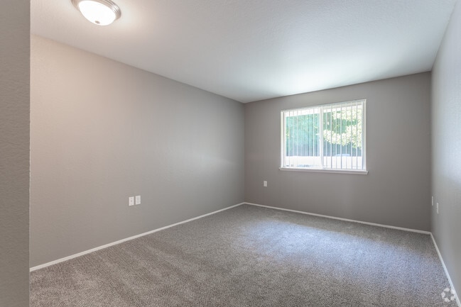 2BR, 1BA - 975 SF - Open Floor Plan