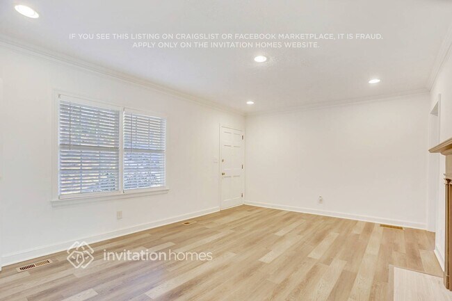 Photo - 1883 Dresden Dr NE