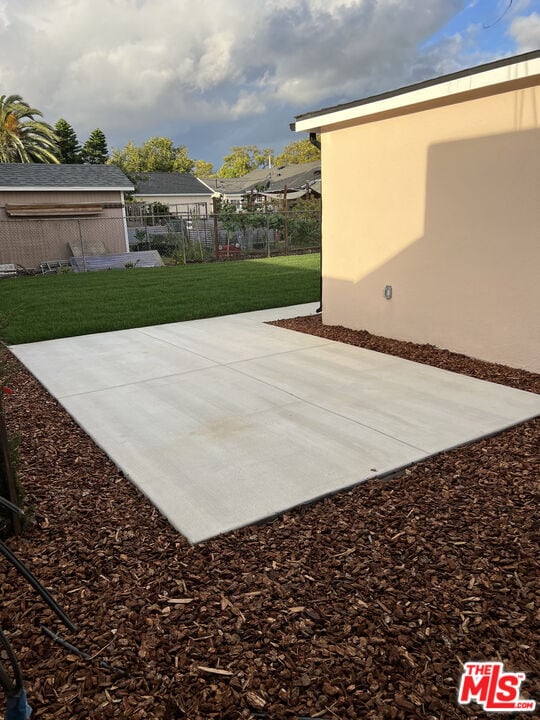 Photo - 15605 Berendo Ave