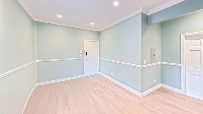 Photo - 53 64th St Unit 3