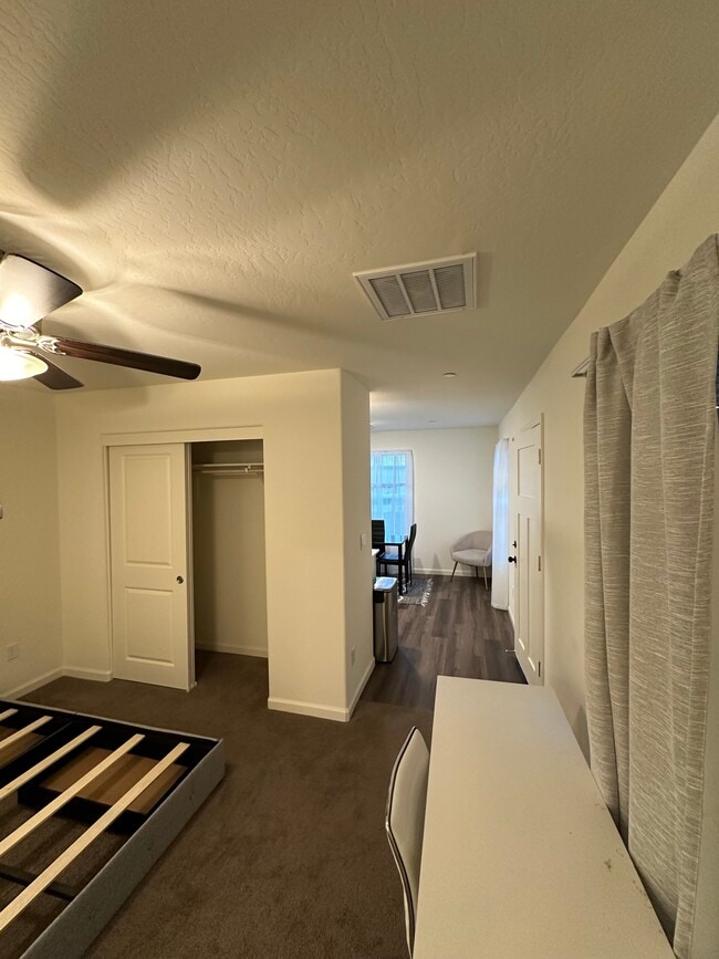 Photo - GenUnit Suite, Sterling Hl Ct Unit 1