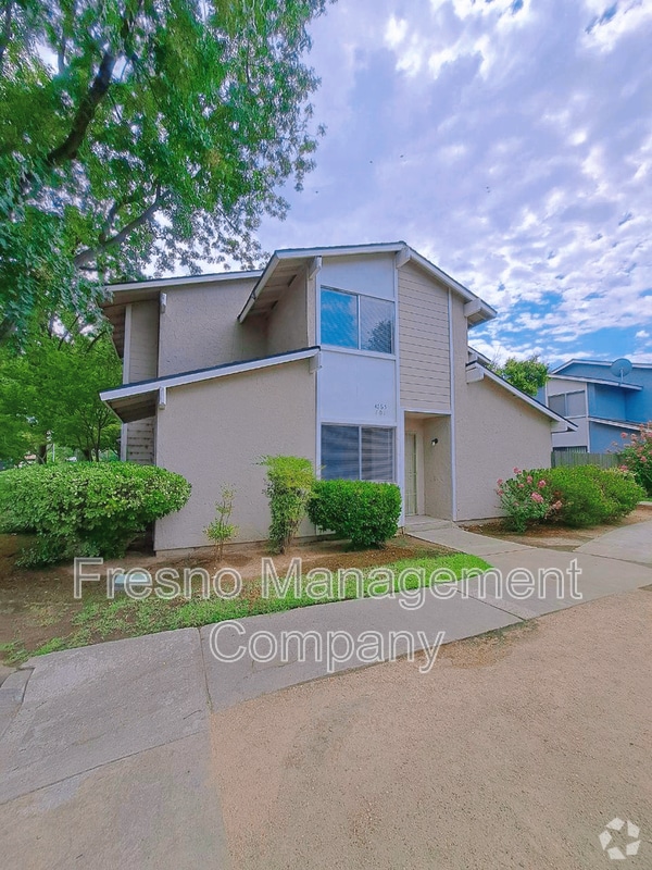 Building Photo - 4765 N Cedar Ave Rental