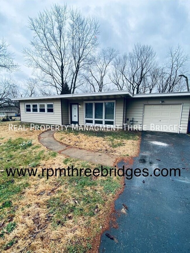 Building Photo - 28 Redwood Dr