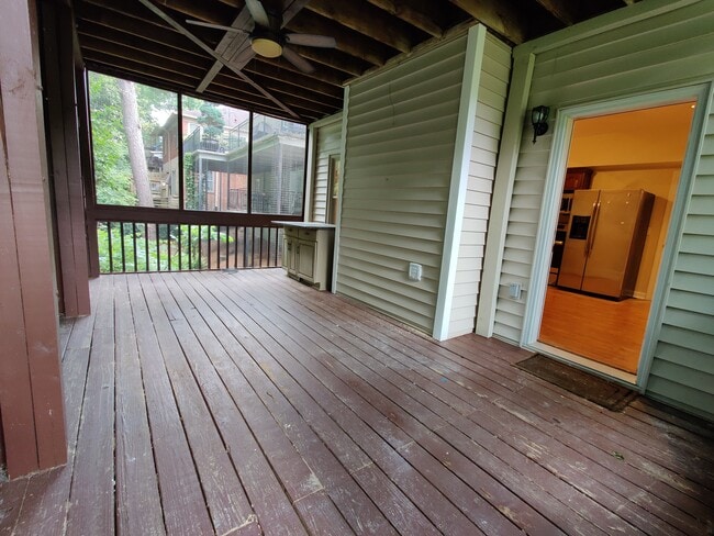 Photo - 701 Yorkshire Rd NE Unit Terrace level suite