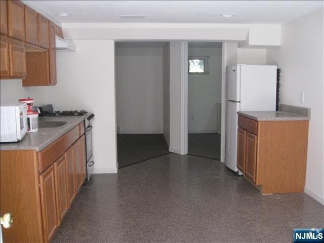 Building Photo - 249 Knickerbocker Rd Unit A-A Rental