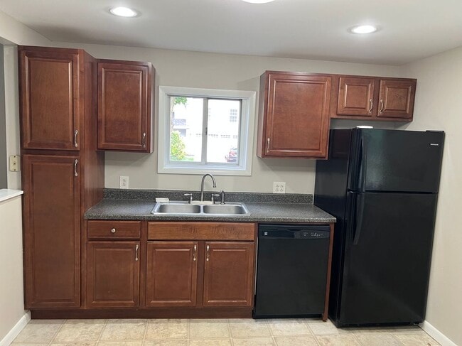 71 Roselawn Ave