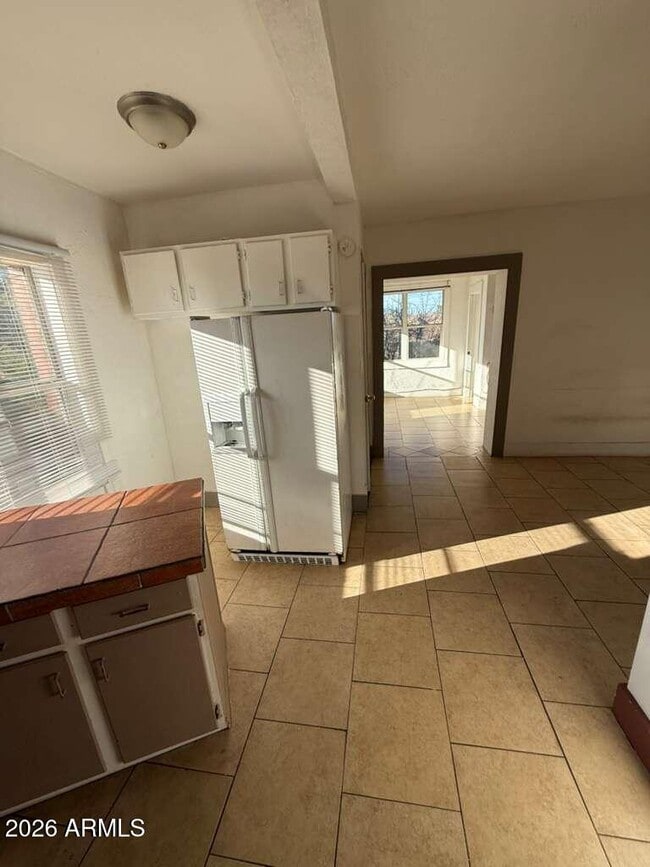 Photo - 1165 E 10th St Unidad 3