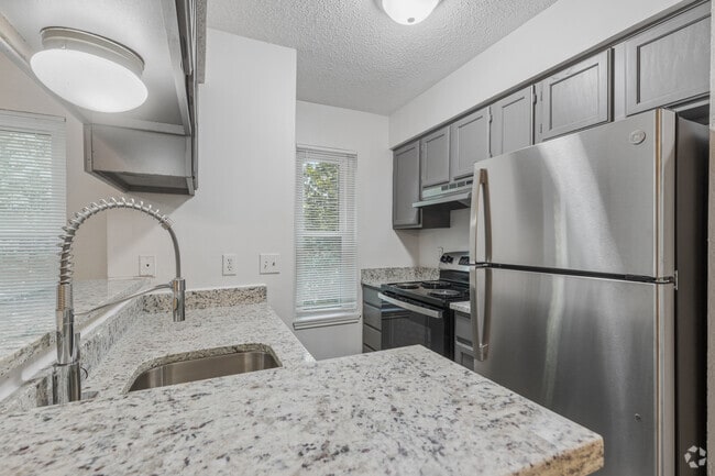 1BR, 1BA - 600SF - Kitchen