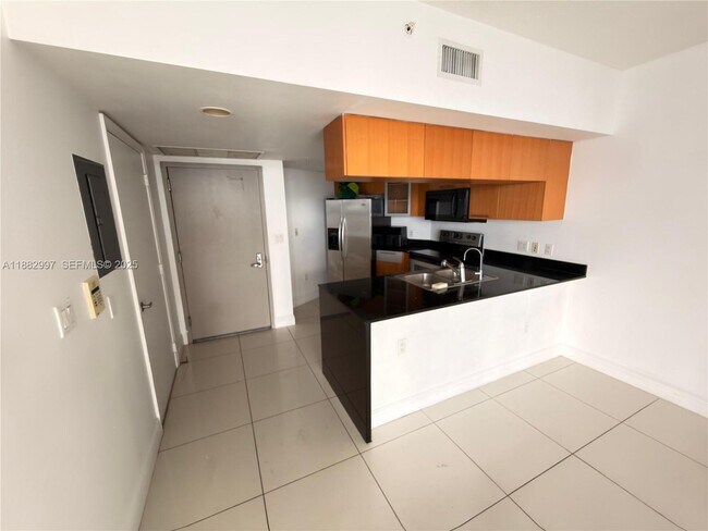 Photo - 1750 N Bayshore Dr Unidad 3801