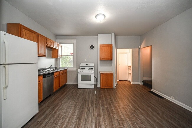 Photo - 2535 Vestry Ave