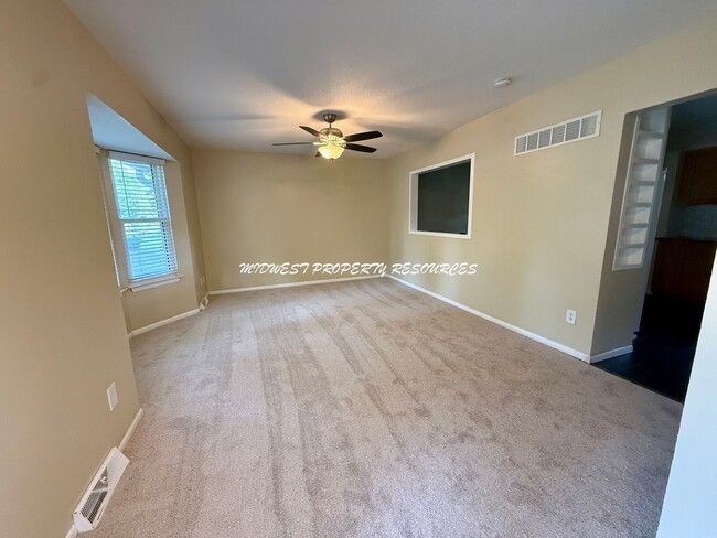 Photo - 1100 NE Columbus St