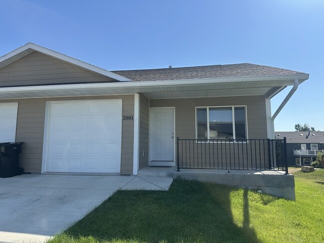 Photo - 2001 Lake Hills Dr Townhome