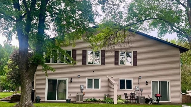 Photo - 9486 Kingsview Ln N