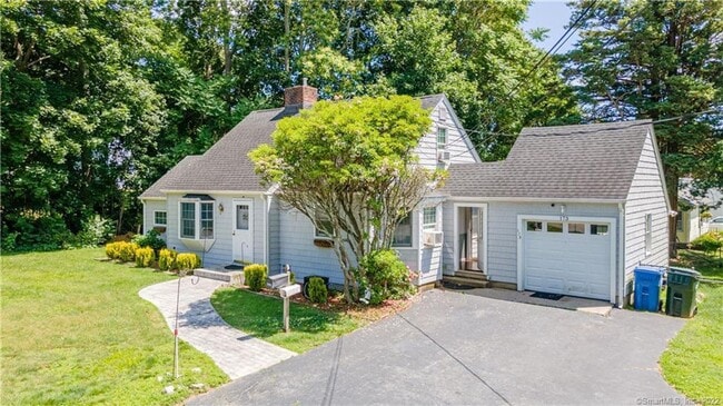 Building Photo - Cozy 3-Bedroom Single-Family Home in Groton!
