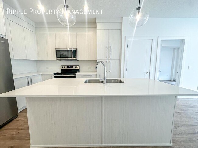 Photo - BRIGHT AND MODERN 2 BEDS/ 2 BATH CONDO Unit 2118