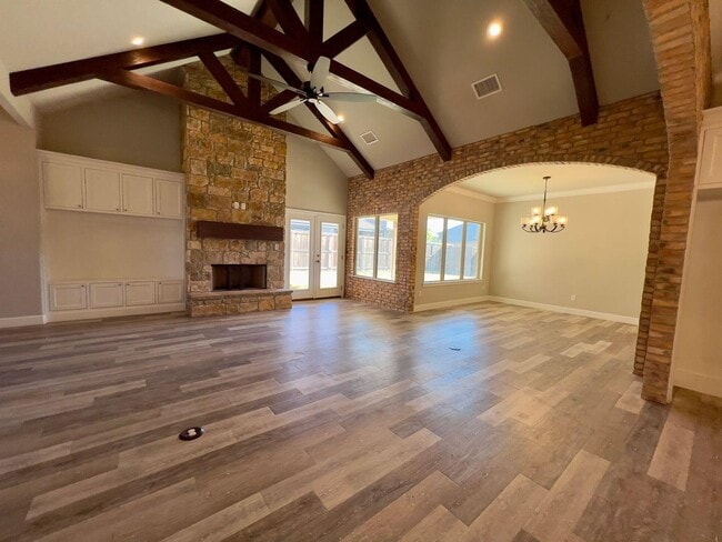 Photo - 7817 57th St