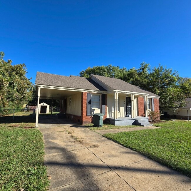Building Photo - 344 E Shelby Dr