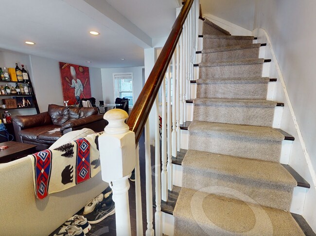 Photo - 215 Bolton St