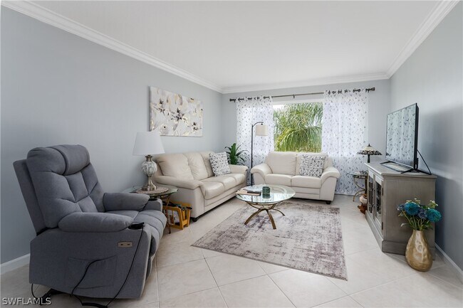 Building Photo - 1010 Manatee Rd Unit B304