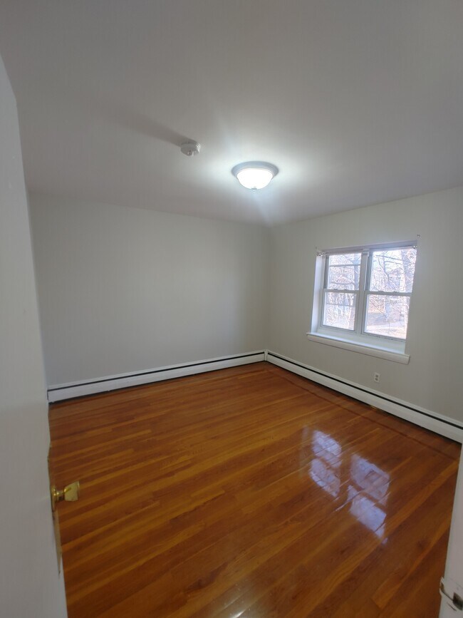 Photo - 77 Chiswick Rd Unit 3