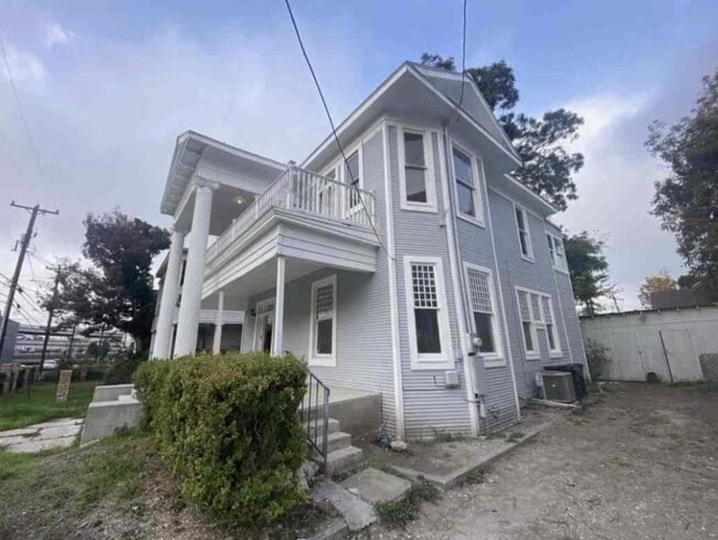 Photo - 639 W Elmira St Casa