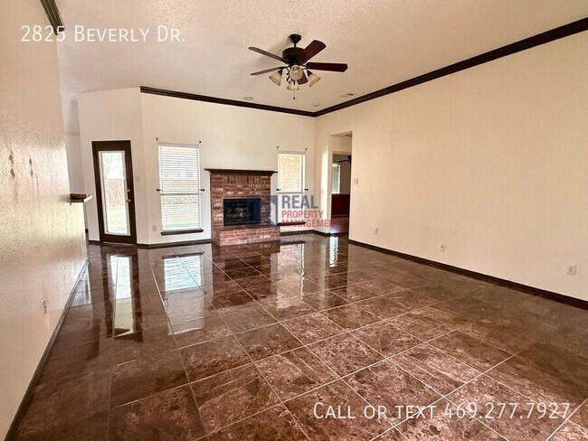 Photo - 2825 Beverly Dr