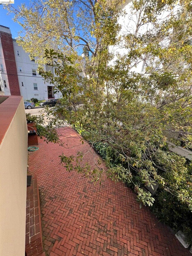 Photo - 2554 Virginia St