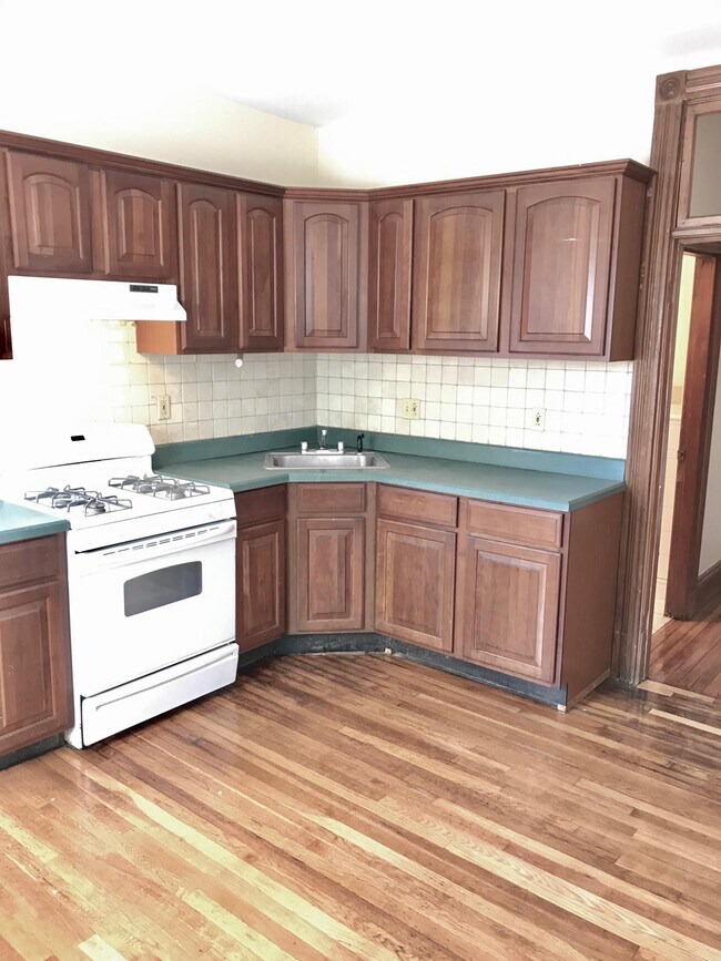 Photo - 336 Centre St