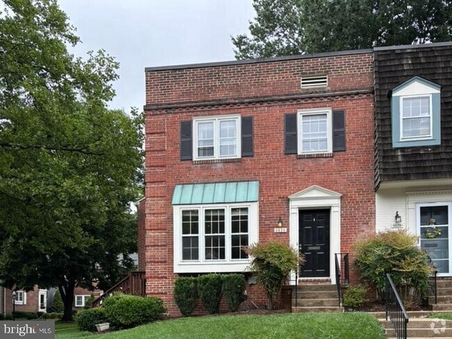 Building Photo - 6626 Hillandale Rd Rental