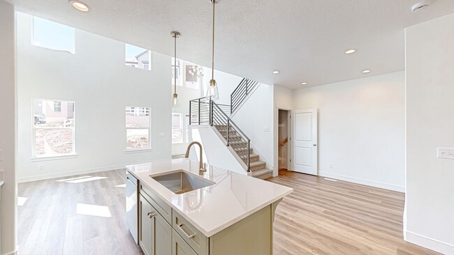 Building Photo - New Townhome For Rent in Highridge Mountai...