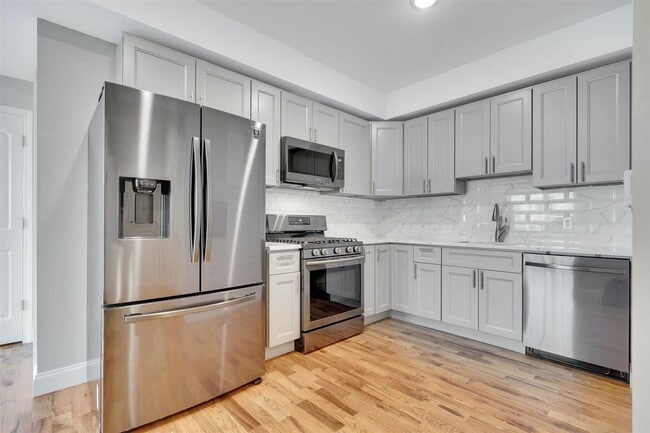 Building Photo - 725 Sip St Unit 401