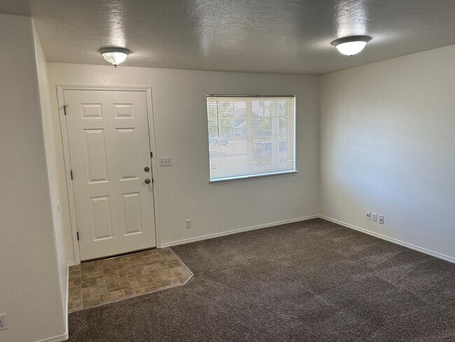 Photo - Updated 2 bedroom 2 bath triplex in Spring...