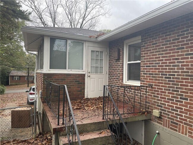 Photo - 1826 Terry Mill Rd SE