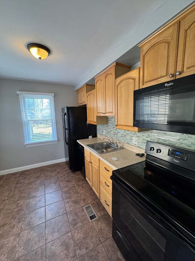 Photo - 3 bed 2 bath Berkley bungalow with garage ...