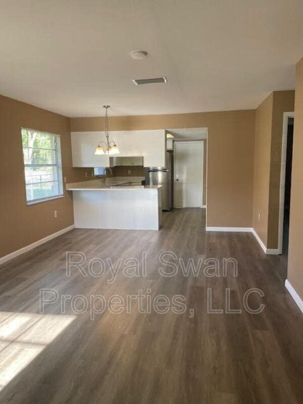 Photo - 724 Zella Ln