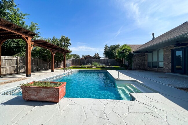 Photo - 17300 Zinc Dr